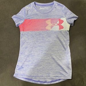 Under Armour Girls medium Shirt